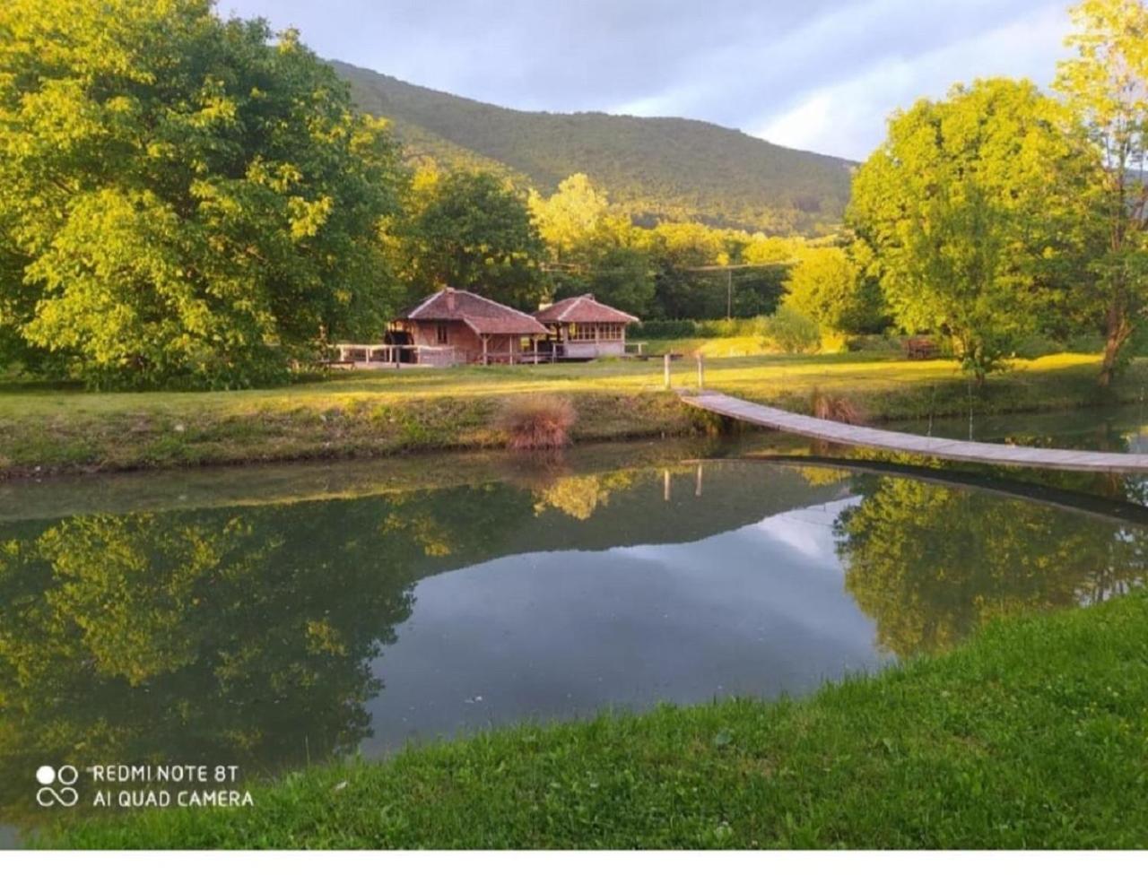Vila Vodenica Lug Strmosten Exteriér fotografie