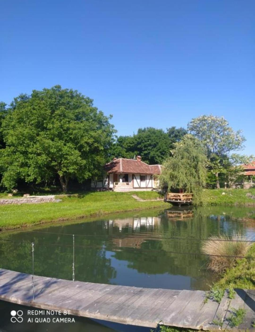 Vila Vodenica Lug Strmosten Exteriér fotografie